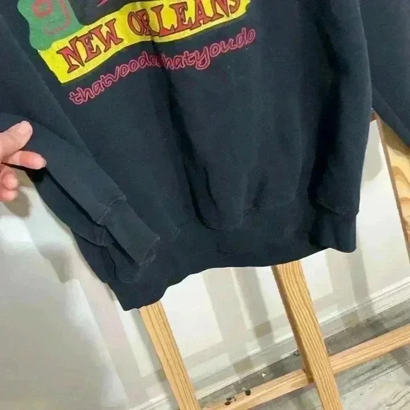 Gilden activewear heavyweight Crewneck, Big Easy New Orleans that voodoo that yo - Picture 4 of 9